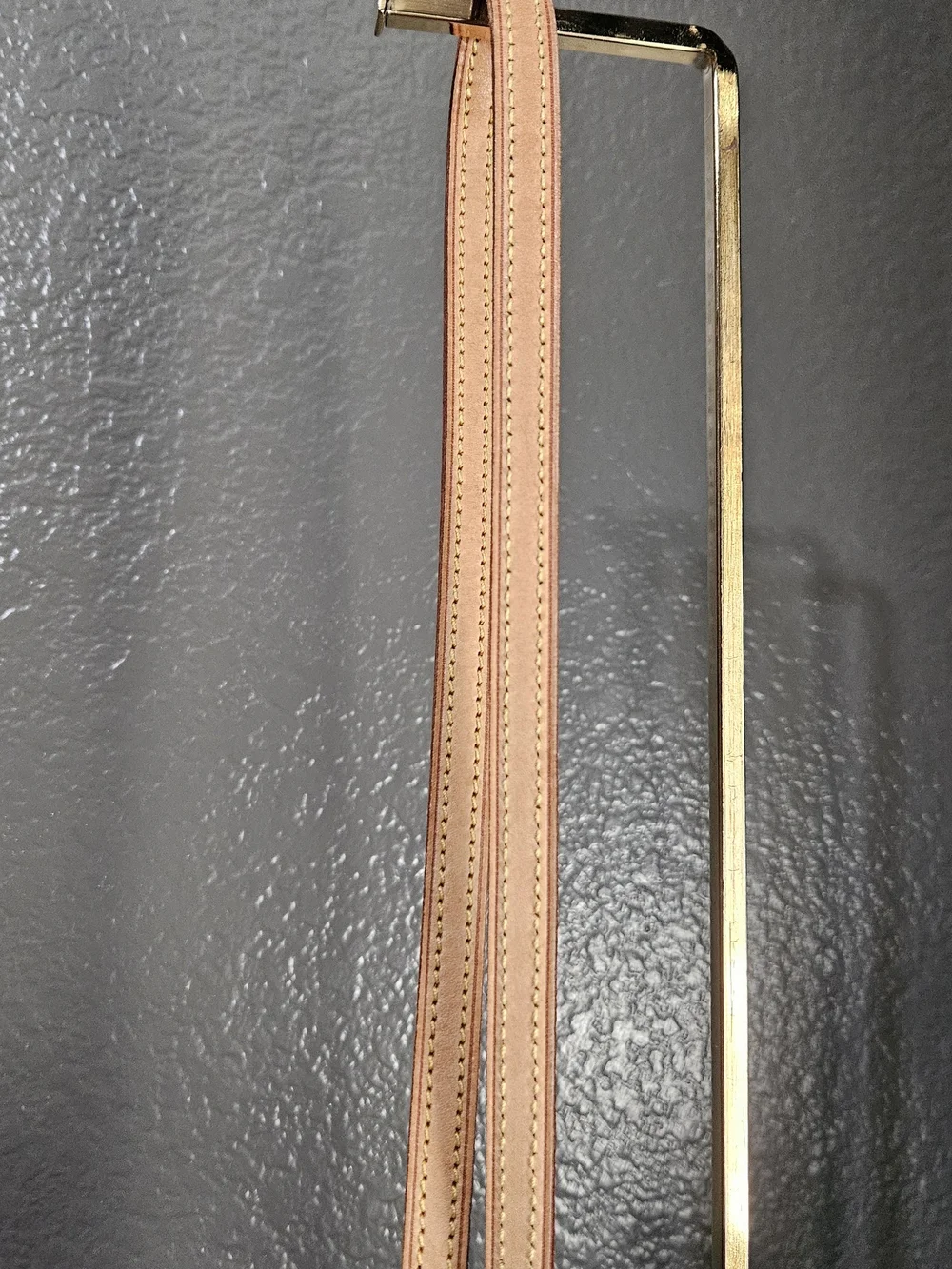 Authentic Louis Vuitton Vacheta Leather Crossbody Strap Very Good Condition 48" - Picture 8 of 10
